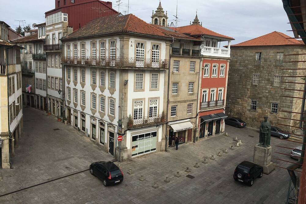 Ganze Wohnung, Apartamento na Praça Dom Duarte, 3º Andar com Varanda in Viseu, Viseu Distrikt