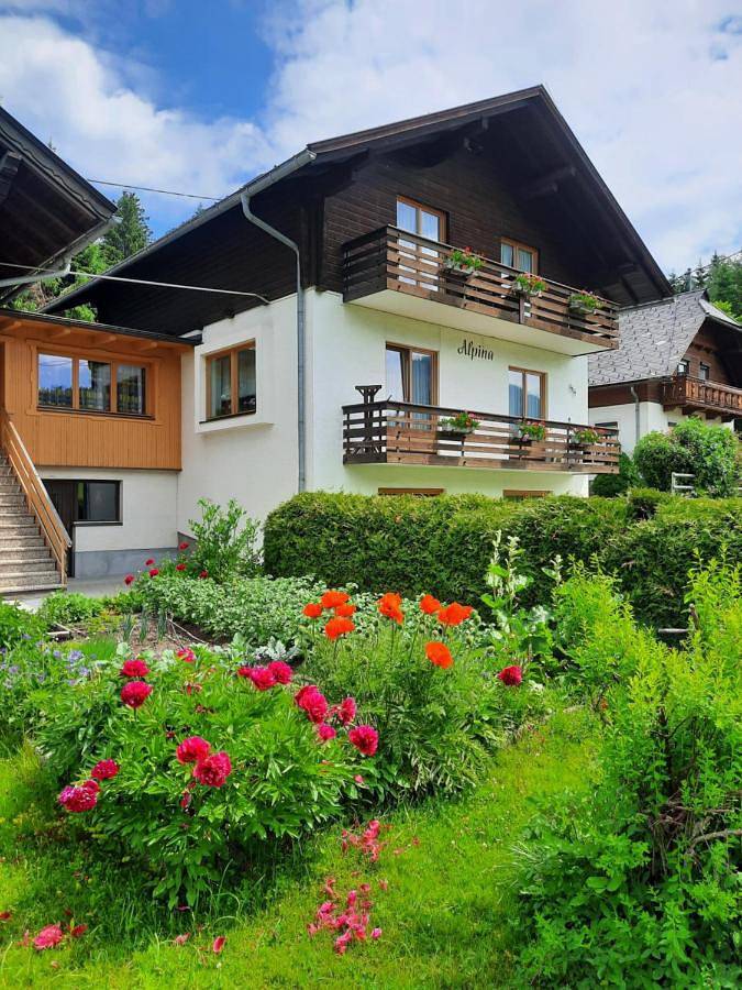 Ferienwohnung für 4 Personen, mit Balkon und Terrasse sowie Garten und Seeblick