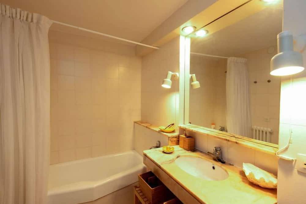 Geheel appartement, Acuario by Interhome in Supermaresme, Sant Andreu de Llavaneres