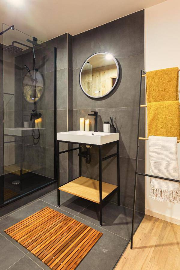 Gîte pour 4 personnes, avec sauna ainsi que jardin et vue, adapté aux familles à Lalaye - 3