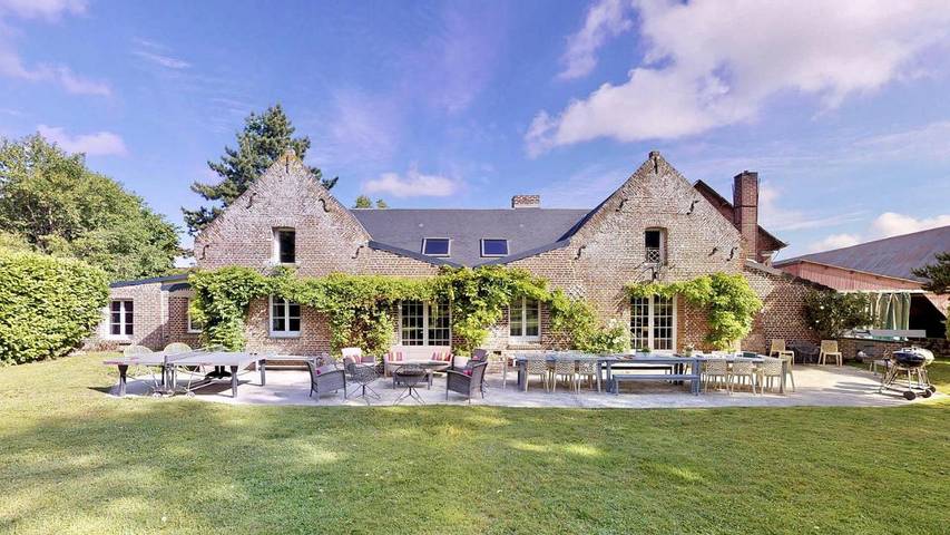 Location de vacances pour 36 personnes, avec jacuzzi et jardin, animaux acceptés à Talmas