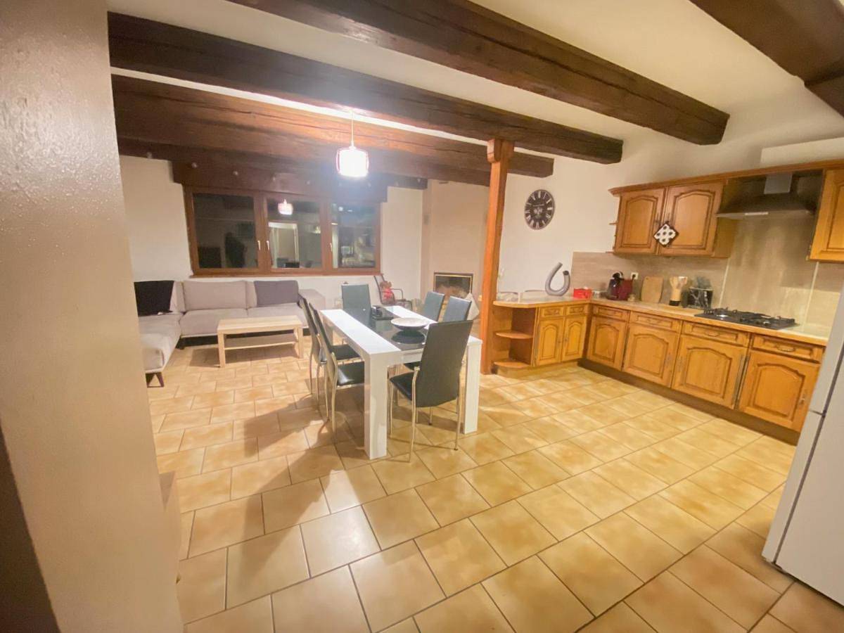 Appartement entier, Three-Bedroom Apartment in Schirmeck, Bas-Rhin Alsace