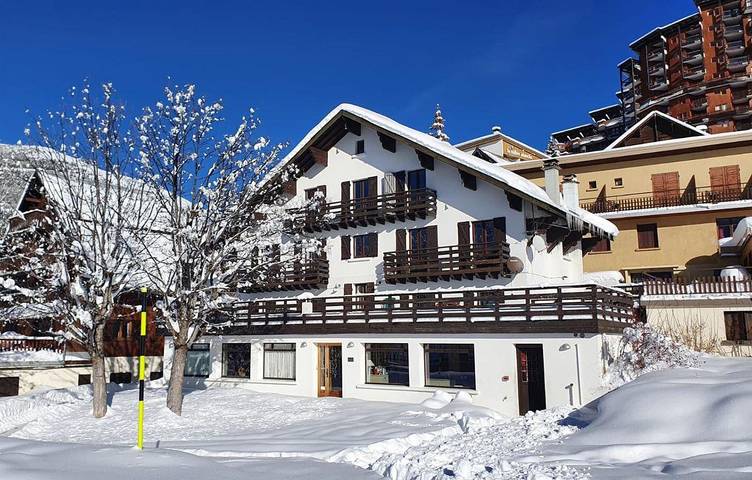 Chalet pour 15 personnes, avec sauna et terrasse à Huez