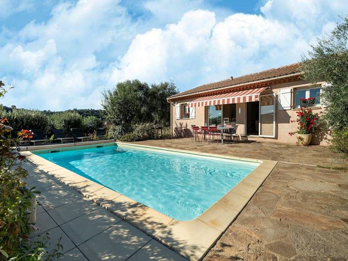 Villa pour 8 personnes, avec piscine et jardin, animaux acceptés