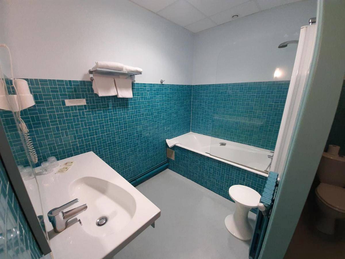 Single Room in Vivy, Vallée de la Loire
