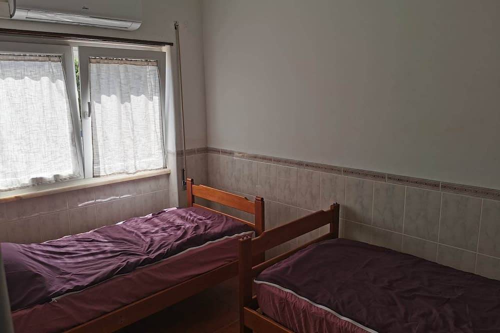 Maison de Campagne au Calme in Serra de Montejunto, Distrito de Lisboa