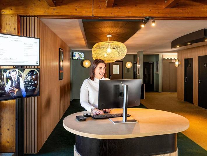 Hôtel pour 4 personnes, avec piscine ainsi que vue et jardin à Voreppe - 2