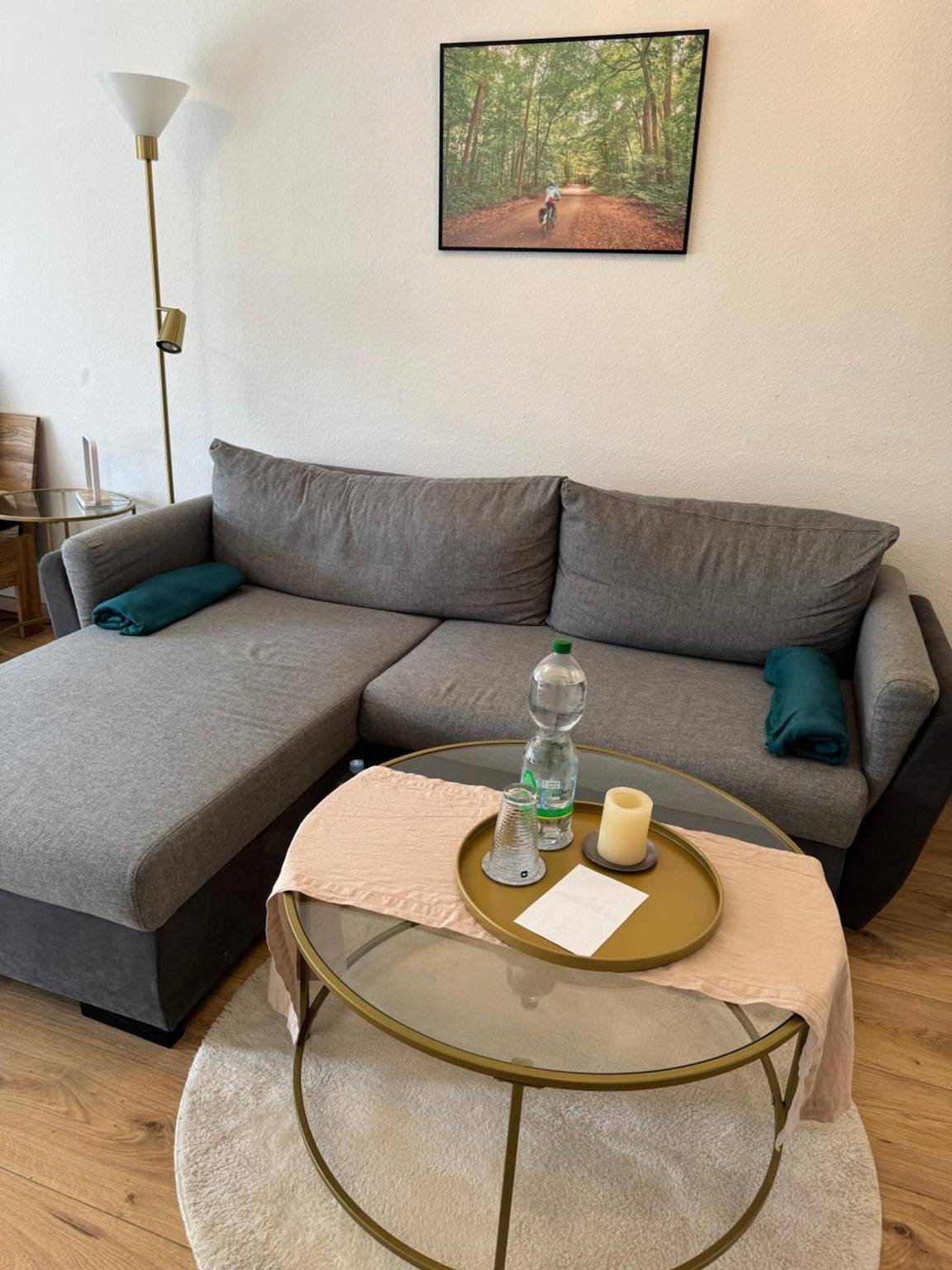 Appartement entier, Soleil & Tranquillité : Appartement avec terrasse au cœur de Hanovre in Vahrenwald-List, Hanovre