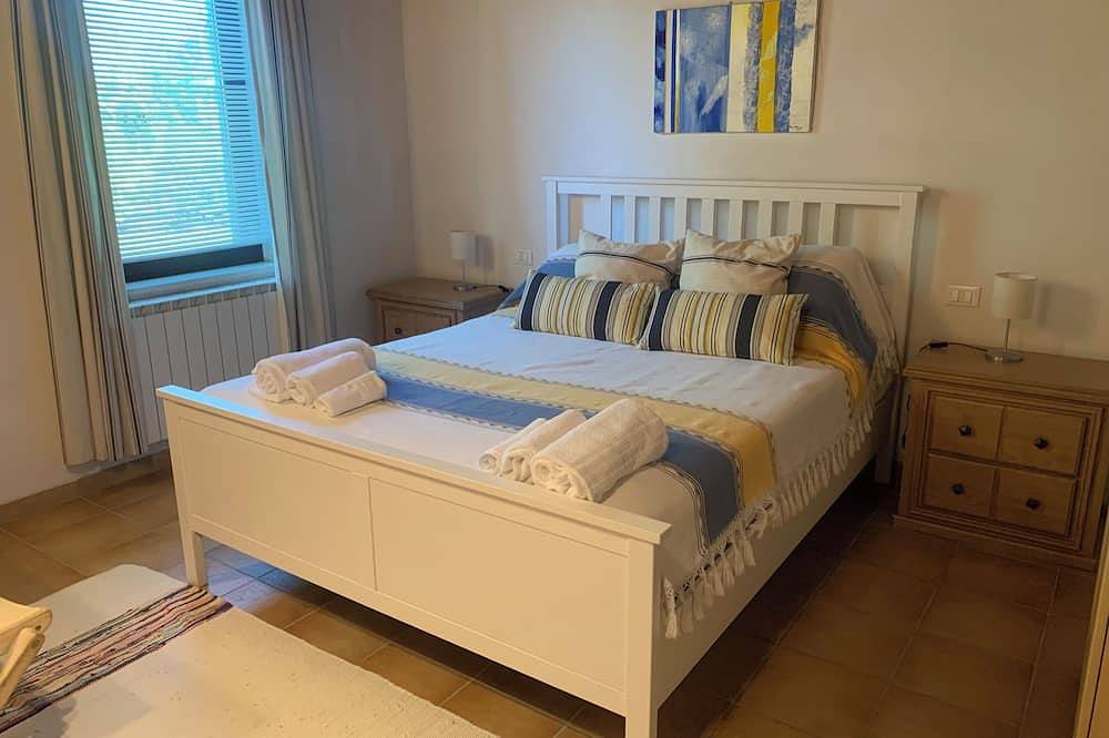 Idyllic Villa, with Infinity Pool, 4 air conditioned bedrooms  & stunning views. in Torino di Sangro, Province de Chieti