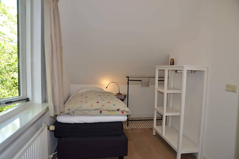 Bergen: hübsches Ferienhaus mit Veranda und umzäunten Garten in schöner Lage in Bergen (Nordholland), Noord-Holland - Nordseeküste