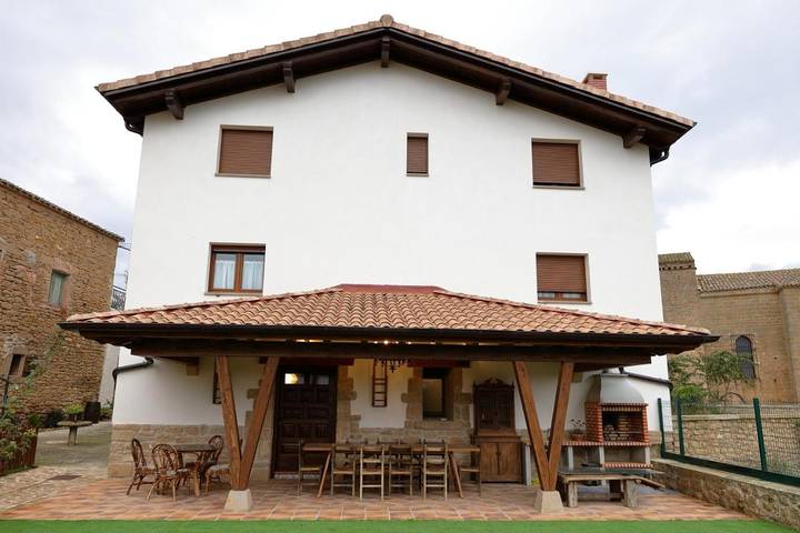 Casa de vacaciones para 18 personas, con vistas y jardín, Se admiten mascotas - 1