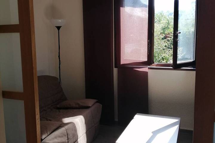 Gîte pour 4 personnes, avec jardin à Eygliers