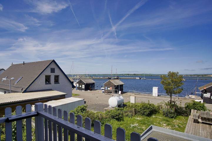 Ferienhaus Butje Butje Haus: 4-Raum, 6 Pers., Meerblick, Terrasse + Balkon in Gager, Mönchgut