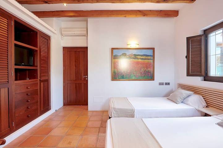 Villa Munt Blanc Ibiza in San Rafael (Ibiza), Sant Antoni de Portmany