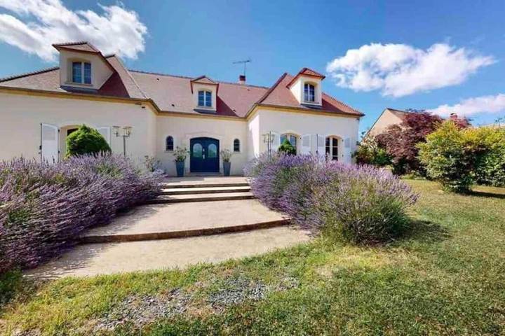 Location de vacances pour 14 personnes, avec jardin et vue, animaux acceptés dans Montcresson