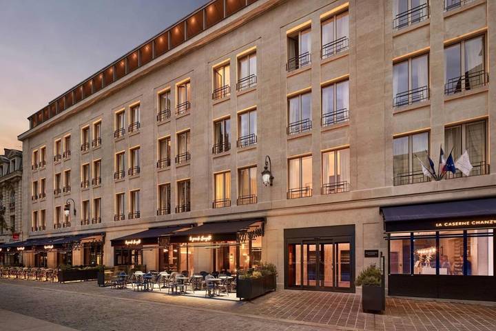 Hôtel pour 3 personnes, avec Terrasse ainsi que Jacuzzi et Sauna