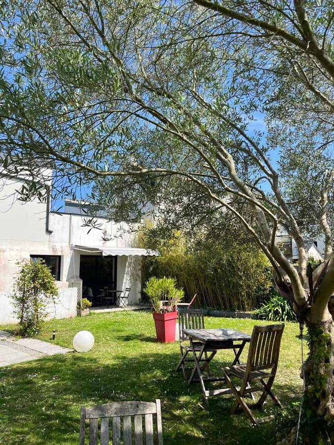 Chambre d’hôte pour 2 personnes, avec Terrasse et Jacuzzi ainsi que Jardin et Vue à Saint-Quay-Portrieux