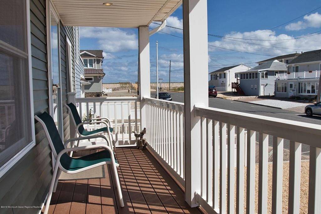 Luxury Lavallette beach block home steps from ocean! Sleeps 13 in Toms River, Ocean County
