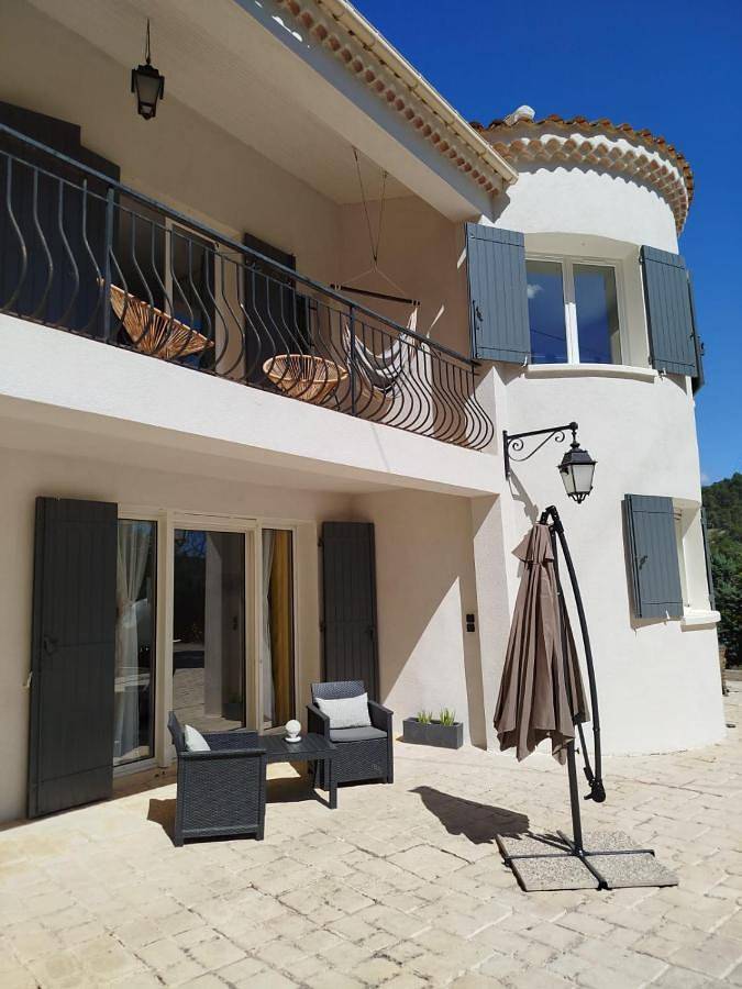 Gîte pour 2 personnes, avec piscine ainsi que vue et jardin à Le Puy-Sainte-Réparade - 4