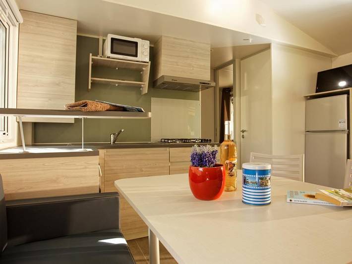 Camping pour 6 personnes, avec bassin pour enfant, animaux acceptés au Le Grau-du-Roi - 4