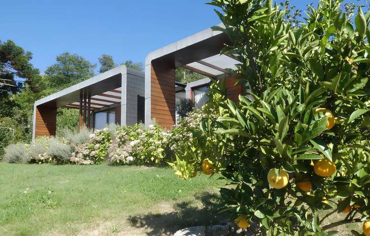 Location de vacances pour 4 personnes, avec vue et terrasse ainsi que jardin et piscine à Fafe - 3