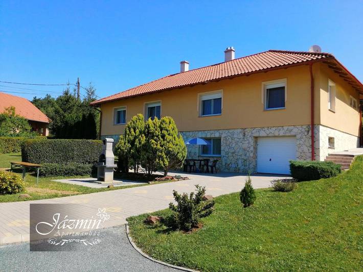 Gîte pour 6 personnes, avec vue et jardin dans Szentgotthard