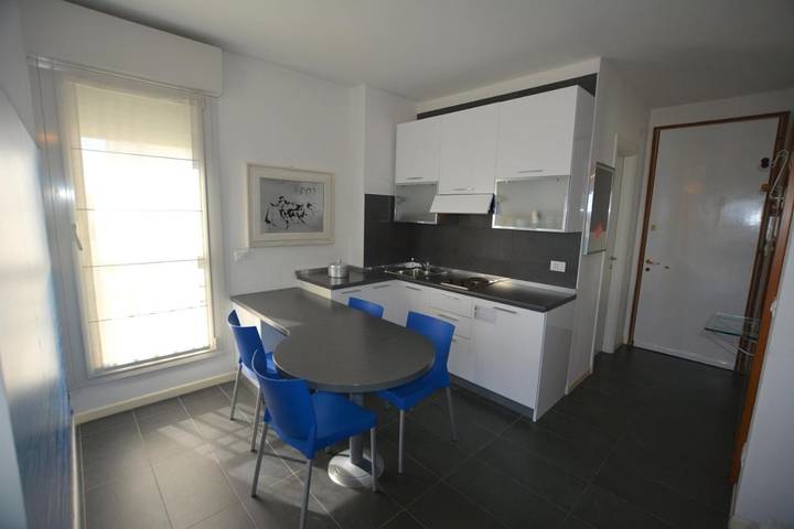 Ferienwohnung für 4 Personen, mit Terrasse und Ausblick in Lignano Pineta - 2