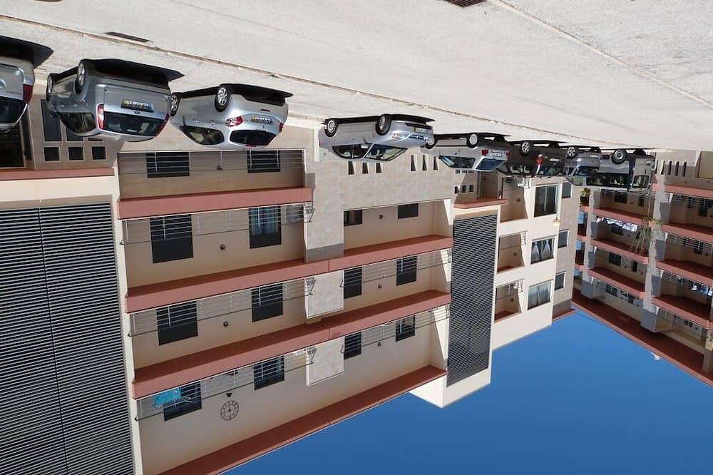 Tolle Wohnung zur Miete in der Nähe von Yachthafen, Stränden und Golfplätzen im Stadtzentrum! in São Sebastião, Lagos