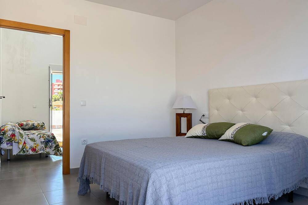 Cozy home in Cartagena with private swimming pool, can be inside or outside in La Manga del Mar Menor, Carthagène