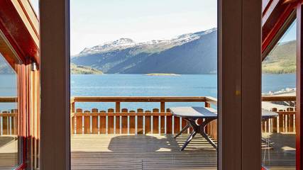 Ferienhaus für 7 Personen, mit Whirlpool und Pool sowie Terrasse, mit Haustier in Nesset