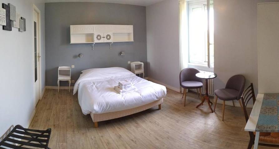 Hôtel pour 4 personnes, avec terrasse et jardin à Plonévez-Porzay - 3