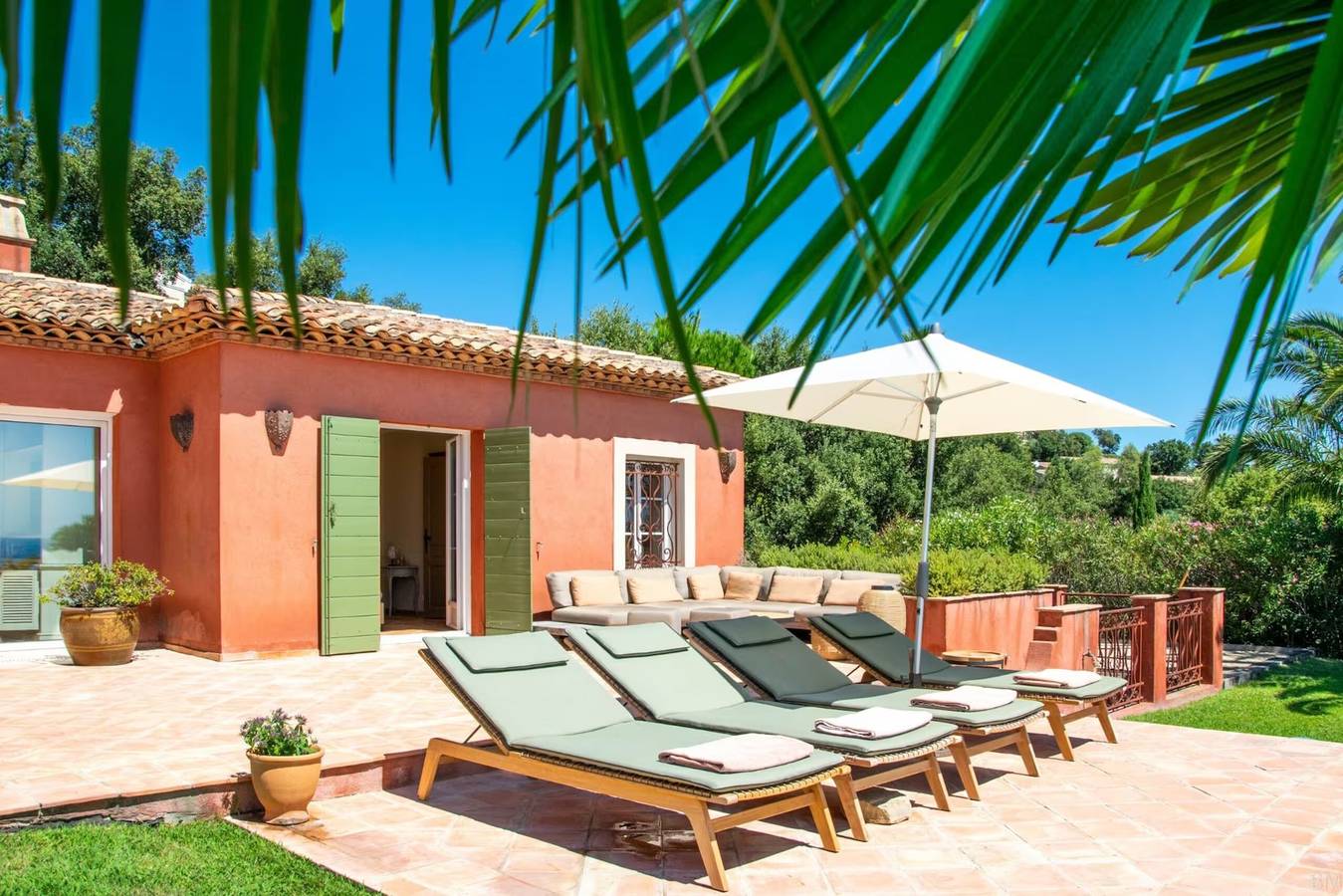 Villa 'Maison Rouge – Esprit Du Sud' mit Meerblick, privatem Pool und Wlan in La Nartelle, Sainte-Maxime