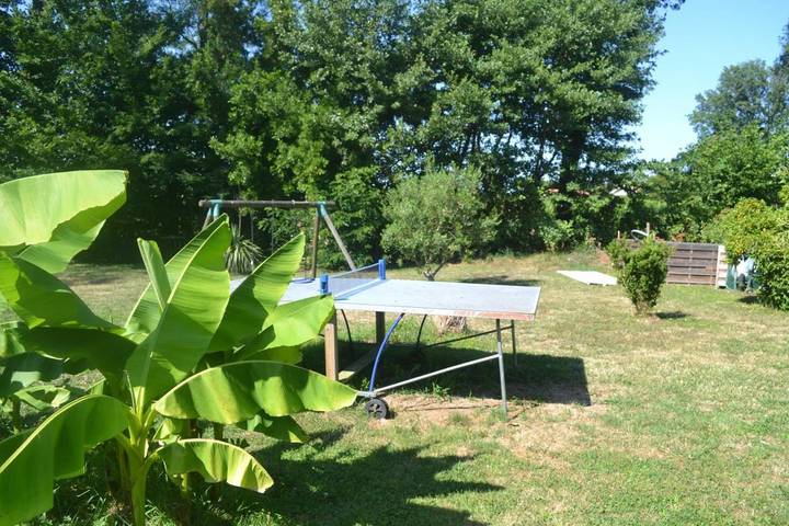 Location de vacances pour 8 personnes, avec jardin et jacuzzi ainsi que piscine et sauna à Néac - 2