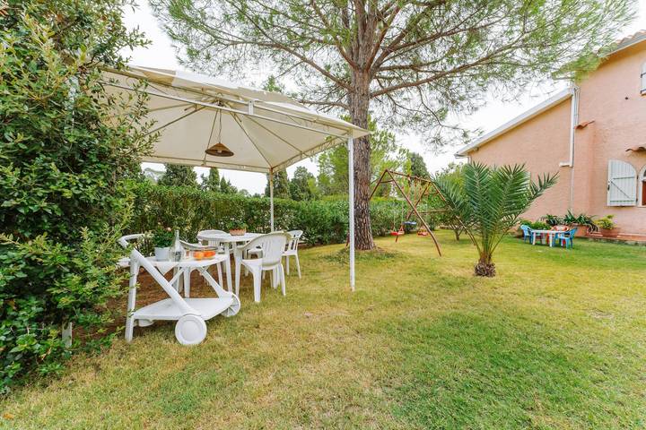Ferienhaus "Soberania" mit Meerblick, privater Terrasse und eigenem Garten in Santa Margherita di Pula, Pula und Umgebung