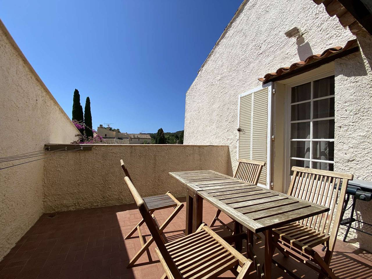 Entire apartment, Apartment with mezzanine, near beach - 6 guests in Hyeres, Mediterranean Coast (France)