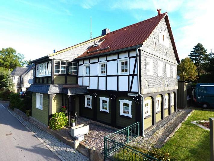 Ferienwohnung für 7 Personen, mit Balkon und Terrasse sowie Garten und Ausblick in Steinigtwolmsdorf
