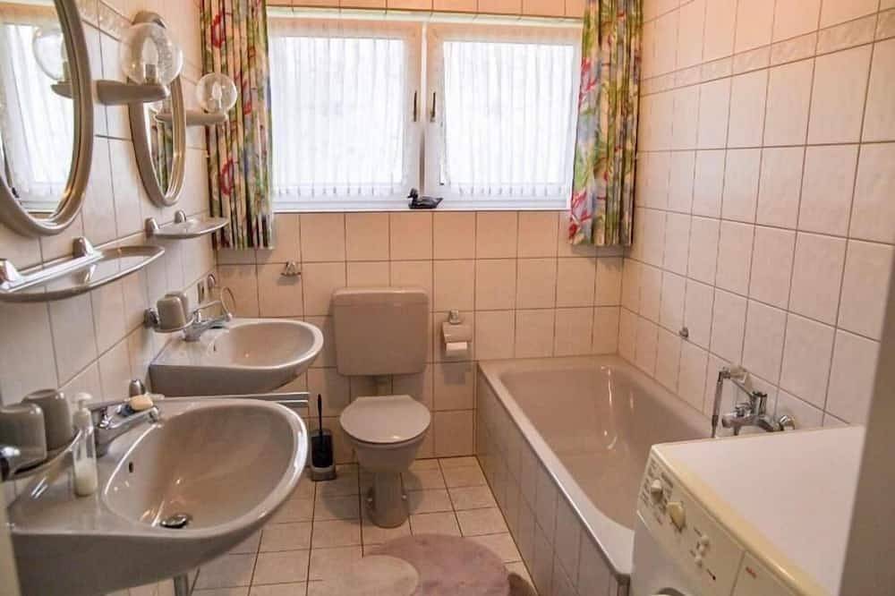 Ferienhaus Marienmünster für 1 - 5 Personen mit 3 Schlafzimmern - Ferienhaus in Marienmünster, Kreis Höxter