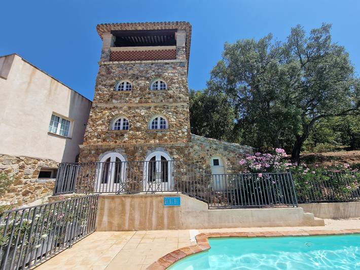 Gîte pour 4 personnes, avec piscine, animaux acceptés