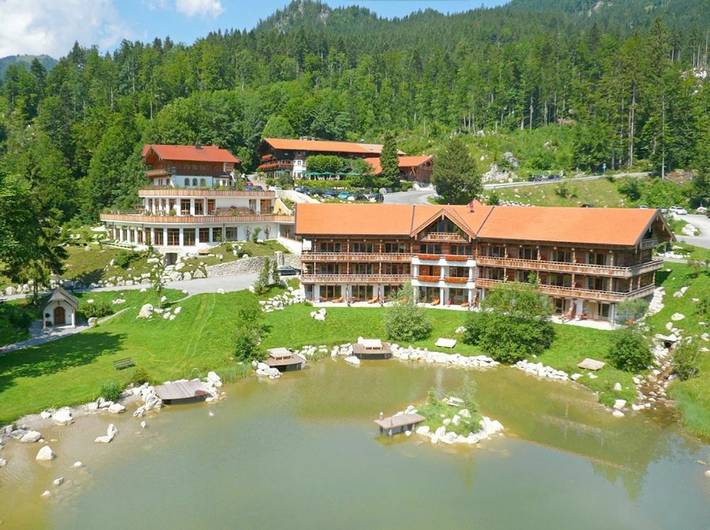 Hotel für 4 Personen, mit Balkon und Whirlpool sowie Terrasse und Garten in Oberaudorf