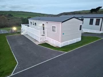 Lodge for 8 People in Newquay, Cornwall, Photo 3