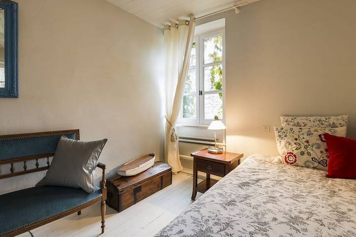 Location de vacances pour 4 personnes, avec piscine et jardin à Valaurie - 2