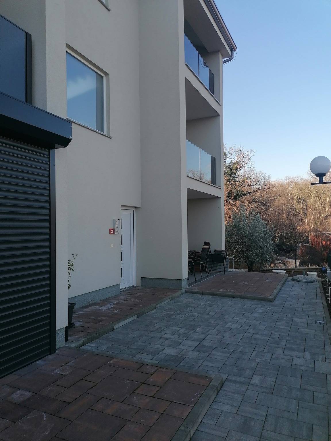 Ganze Wohnung, 2-Zimmer-Ferienwohnung mit Balkon Soline, Krk A-20895-a in Hlapa, Krk