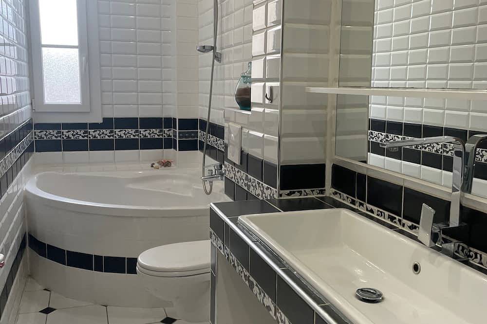Ganze Wohnung, Appartement Cosy à 10mn de Paris in Courbevoie, Hauts-de-Seine