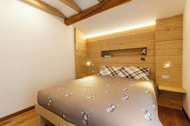 Ganze Wohnung, Baita La Cascata three-room apartment near Bormio with sauna and garden, waterfall view in Isolaccia, Valdidentro