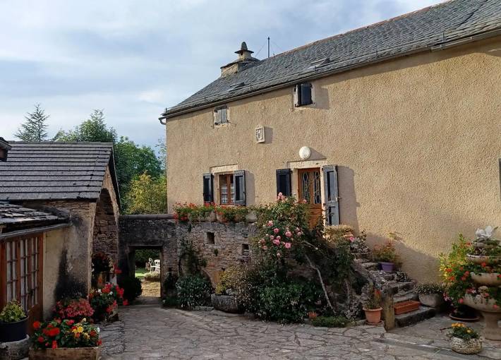 Gîte pour 4 personnes, avec Terrasse et Piscine