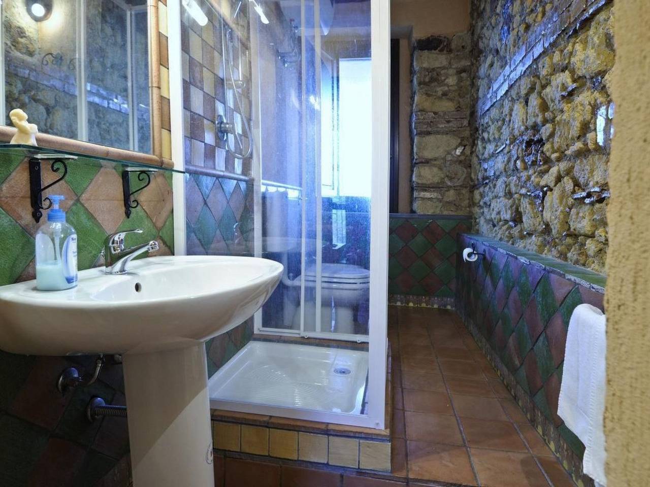 Appartement entier, Appartement confortable en bord de mer : à 900 m du rivage, lit bébé et réfrigérateur inclus ! in Gioiosa Marea, Province de Messina