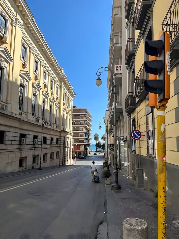 Camera 'Al Corso Suite' con balcone, Wi-Fi e aria condizionata in Salerno, Costa tirrenica Campania