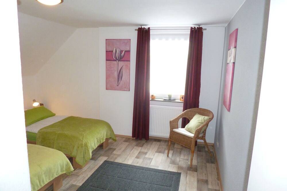 Ganze Wohnung, Ferienwohnung ganz nahe zum Bundeswehrkrankenhaus und zur Koblenzer Universität in Metternich, Koblenz