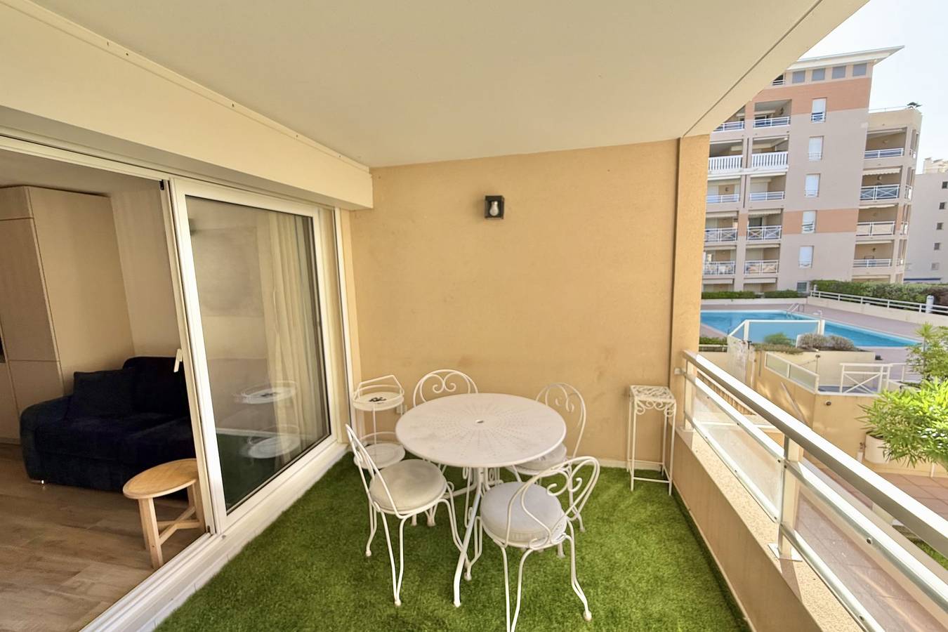 Apartamento vacacional entero, Golfe Juan - 4 People - Swimming Pool - Wifi in Golfe-Juan, Vallauris