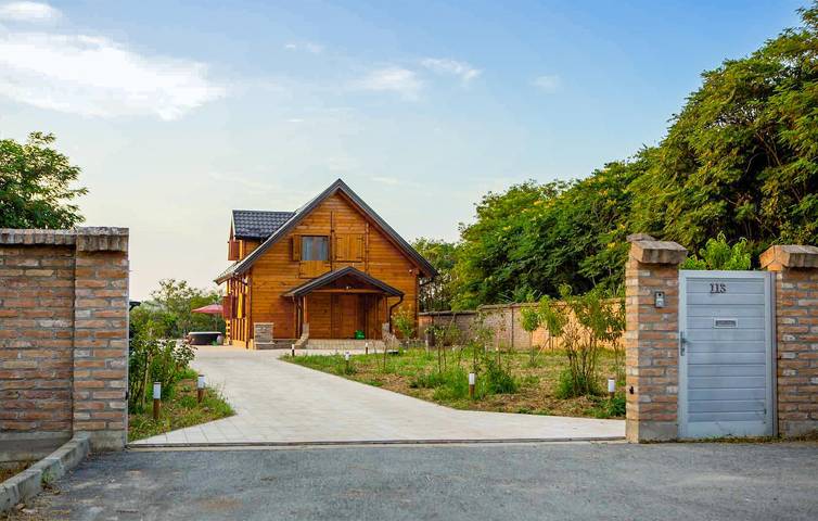 Gemütliche 2-Zimmer-Wohnung mit Pool, Grill und 2 km Entfernung zum Strand in Vukovar, Vukovar-Srijem
